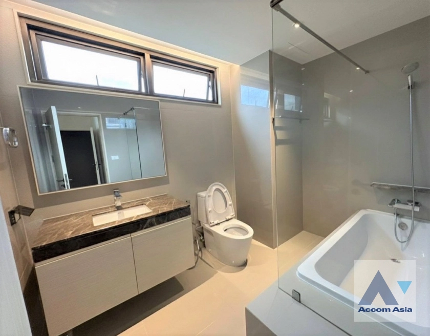 27  3 br Apartment for rent and sale in Sukhumvit ,Bangkok BTS Phrom Phong at High-Rise Serviced Apartment Near The Em District AA41071