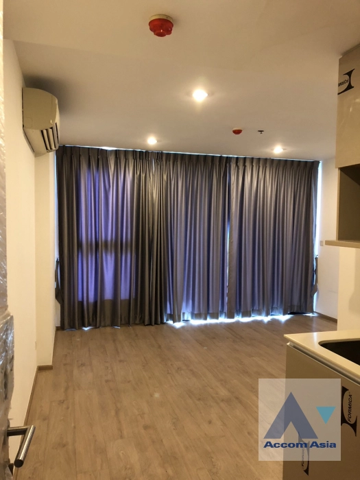 unit 2 Bedrooms  Condominium For Sale in Silom, Bangkok  near MRT Sam Yan (AA41074)