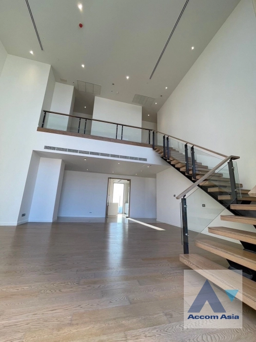 unitDuplex Condo |  5 Bedrooms  Condominium For Sale in Charoen Nakhon, Bangkok  near BTS Krung Thon Buri (AA41076)