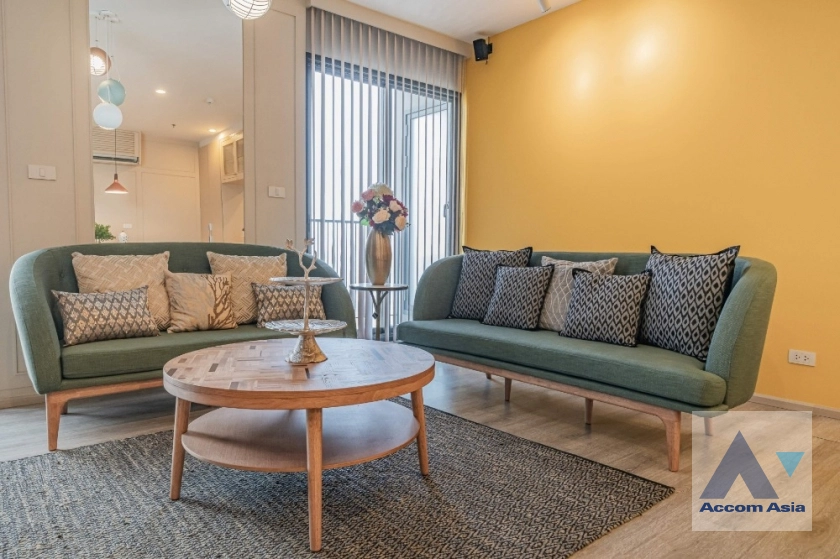 unit 2 Bedrooms  Condominium For Rent in Phaholyothin, Bangkok  near BTS Ari (AA41082)