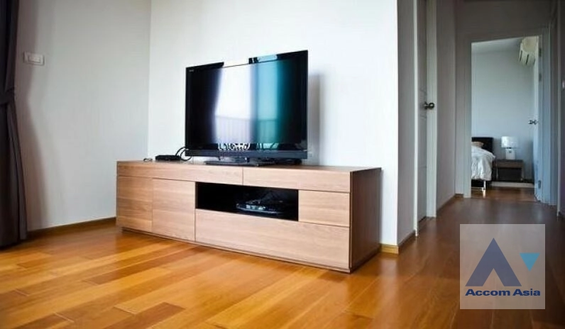 unit 2 Bedrooms  Condominium For Rent in Phaholyothin, Bangkok  near BTS Ari (AA41087)