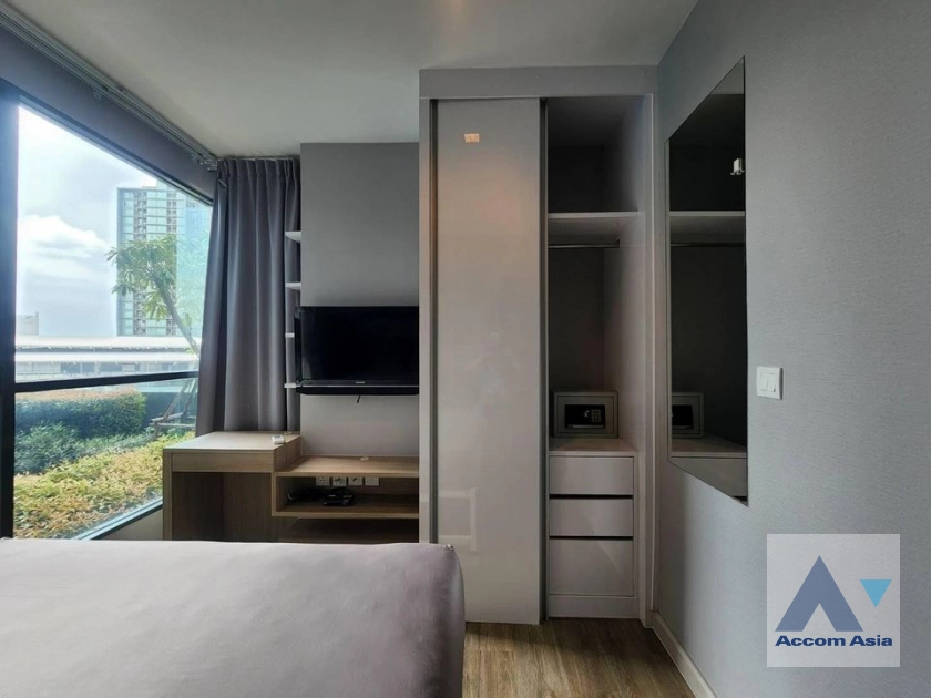 5  2 br Condominium For Sale in Charoen Nakhon ,Bangkok  at Ideo Mobi Sathorn AA41098