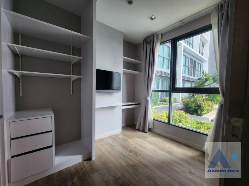 6  2 br Condominium For Sale in Charoen Nakhon ,Bangkok  at Ideo Mobi Sathorn AA41098