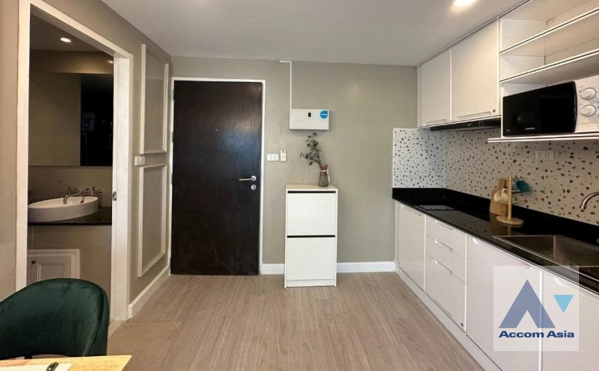 unit 1 Bedroom  Condominium For Sale in Charoen Nakhon, Bangkok  (AA41099)