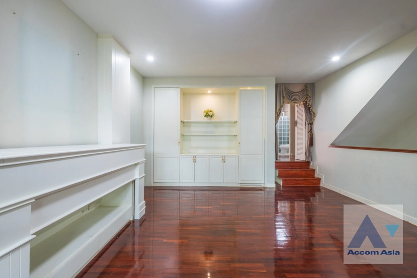 8  3 br Townhouse for rent and sale in Sukhumvit ,Bangkok BTS Ekkamai AA41105