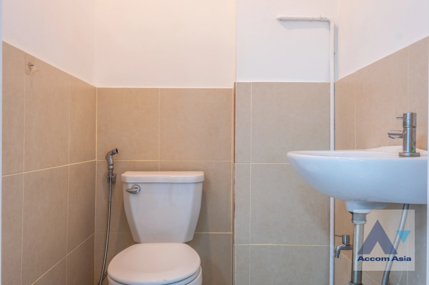 6  3 br Townhouse for rent and sale in Sukhumvit ,Bangkok BTS Ekkamai AA41105