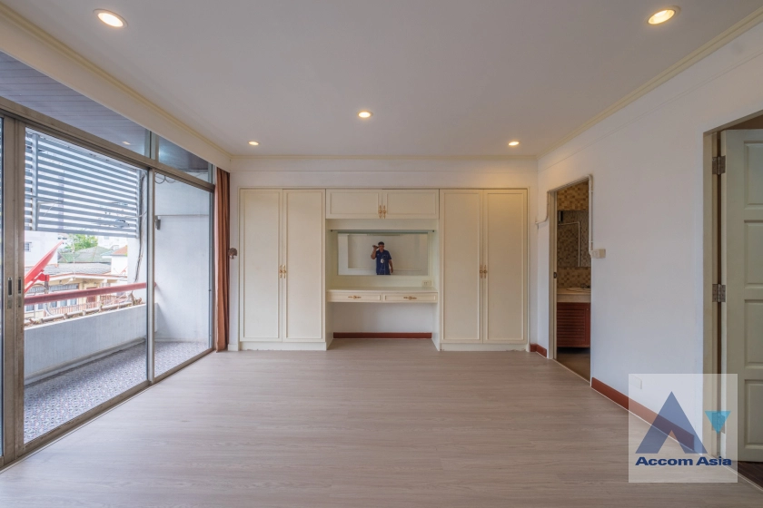 17  3 br Townhouse for rent and sale in Sukhumvit ,Bangkok BTS Ekkamai AA41105