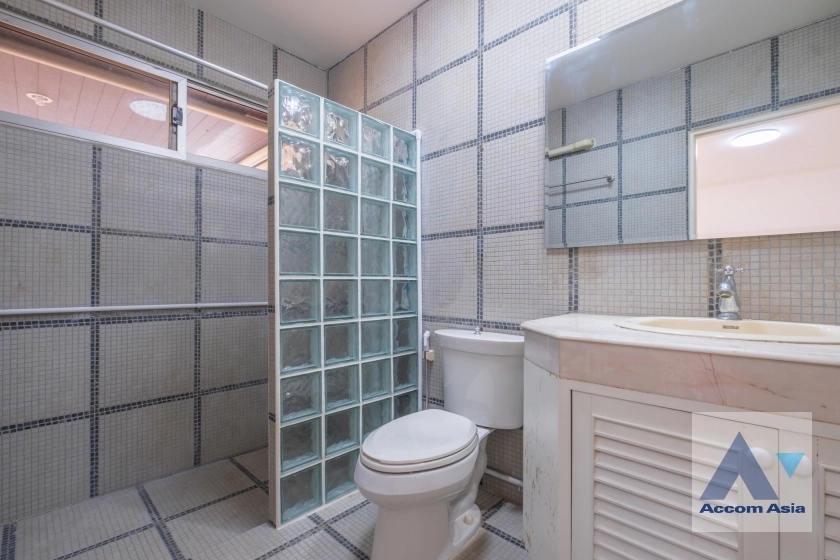 13  3 br Townhouse for rent and sale in Sukhumvit ,Bangkok BTS Ekkamai AA41105