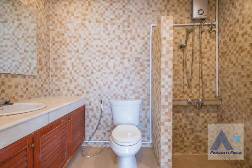 19  3 br Townhouse for rent and sale in Sukhumvit ,Bangkok BTS Ekkamai AA41105