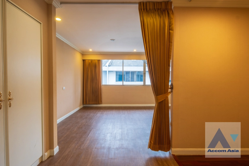 20  3 br Townhouse for rent and sale in Sukhumvit ,Bangkok BTS Ekkamai AA41105