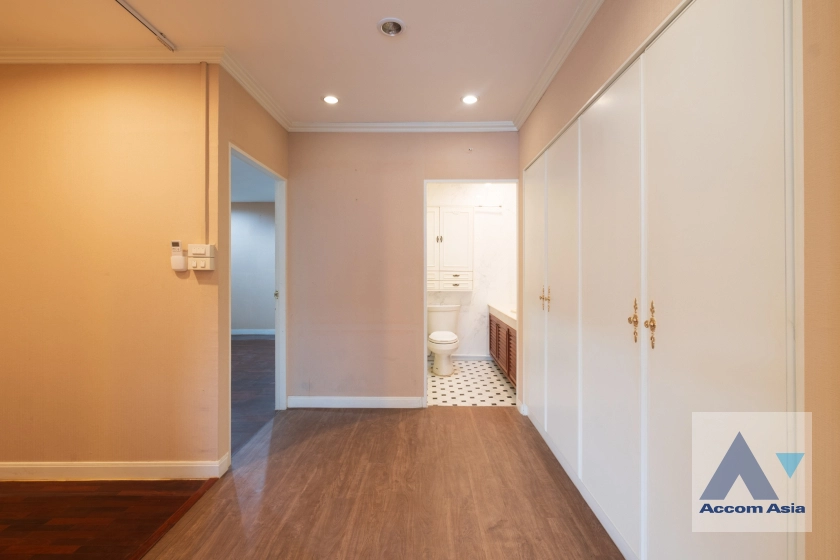 23  3 br Townhouse for rent and sale in Sukhumvit ,Bangkok BTS Ekkamai AA41105