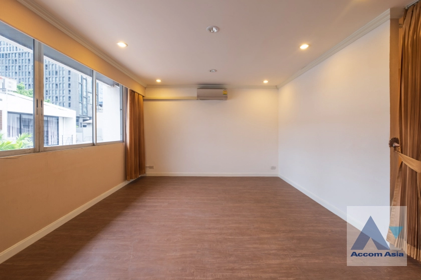 22  3 br Townhouse for rent and sale in Sukhumvit ,Bangkok BTS Ekkamai AA41105
