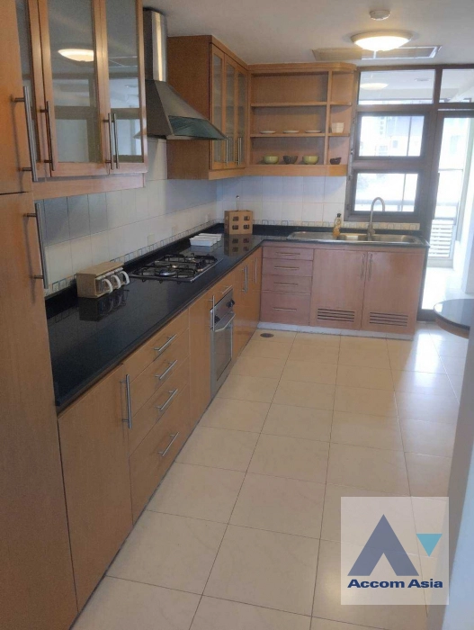 unit 3 Bedrooms  Apartment For Rent in Sukhumvit, Bangkok  near BTS Phrom Phong (AA41120)