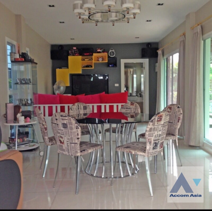 unit 6 Bedrooms  House For Sale in ,   (AA41146)