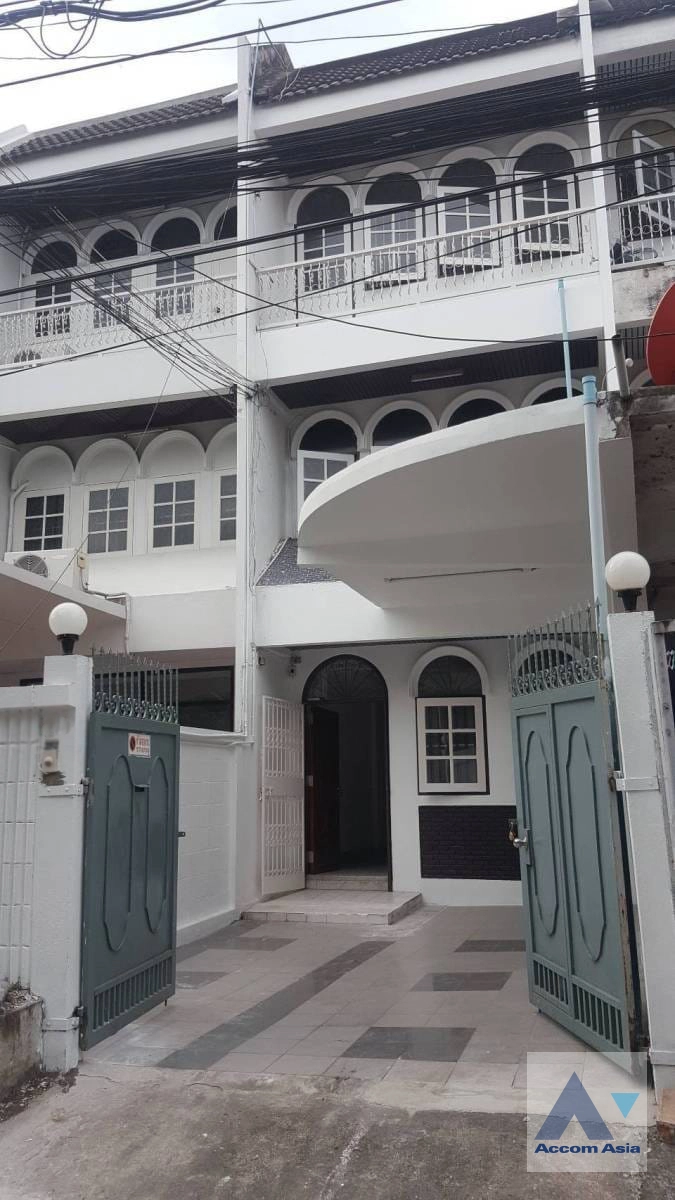 2  4 br Townhouse For Rent in Ratchadaphisek ,Bangkok MRT Thailand Cultural Center AA41151
