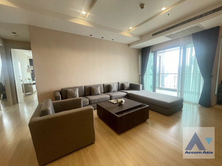 unit 3 Bedrooms  Apartment For Rent in Sukhumvit, Bangkok  near BTS Phrom Phong (AA41153)