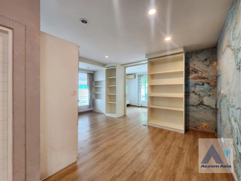 9  3 br House for rent and sale in Lat Phrao ,Bangkok  at Baan Ladprao AA41154