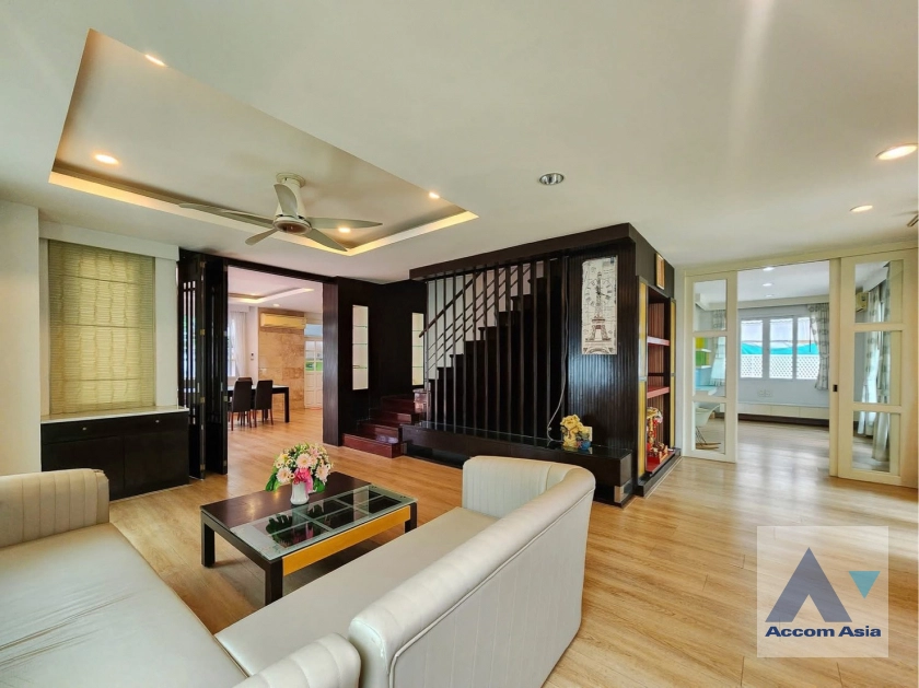 unit 3 Bedrooms  House For Rent & Sale in Lat Phrao, Bangkok  (AA41154)