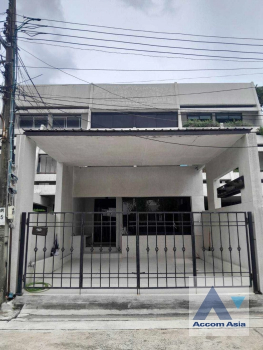 4  4 br Townhouse for rent and sale in Sathorn ,Bangkok MRT Khlong Toei AA41157