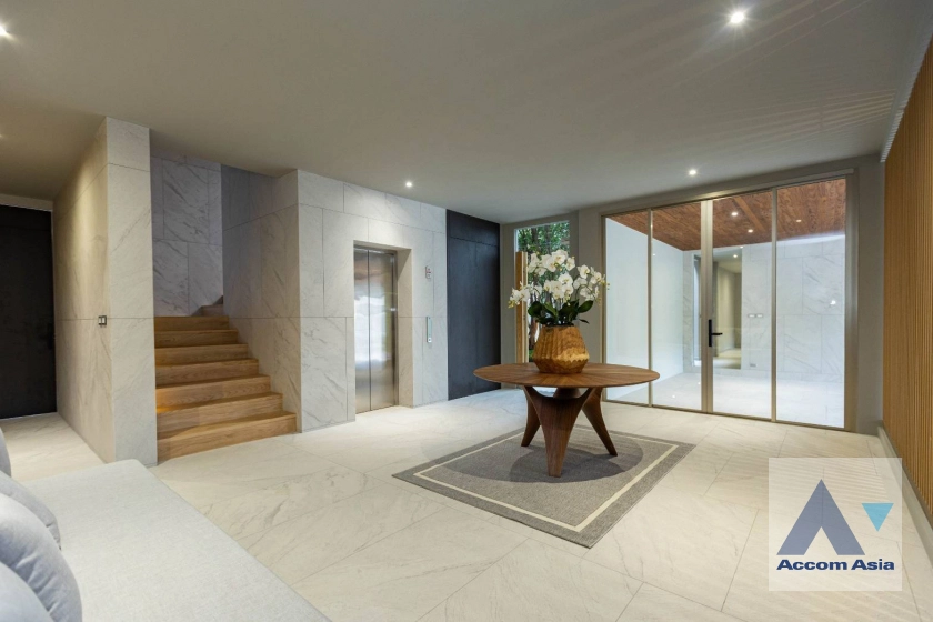 6  5 br House For Sale in Lat Phrao ,Bangkok  AA41171