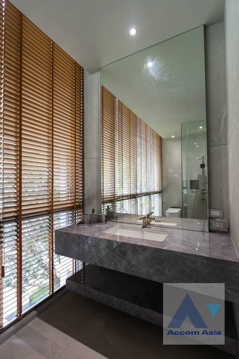 26  5 br House For Sale in Lat Phrao ,Bangkok  AA41171