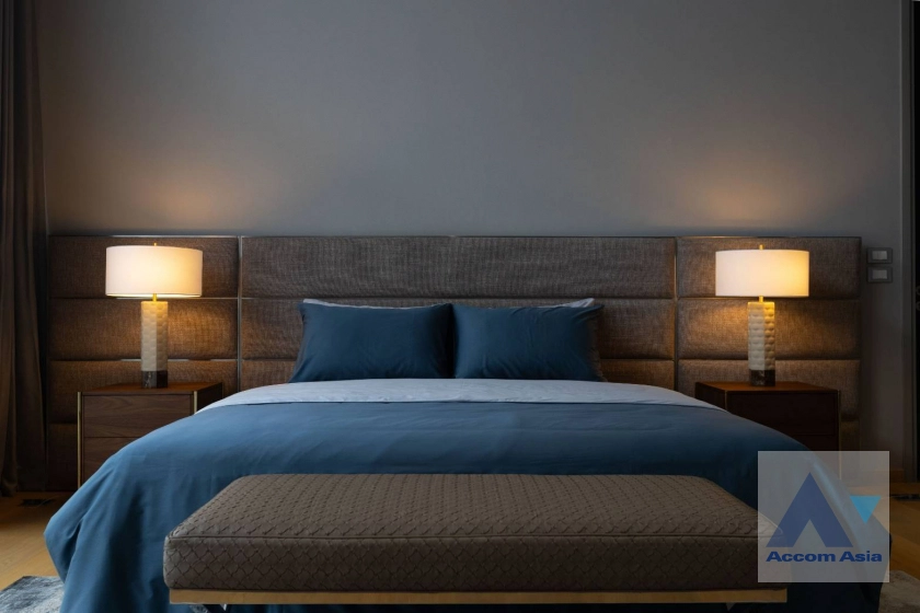 17  5 br House For Sale in Lat Phrao ,Bangkok  AA41171