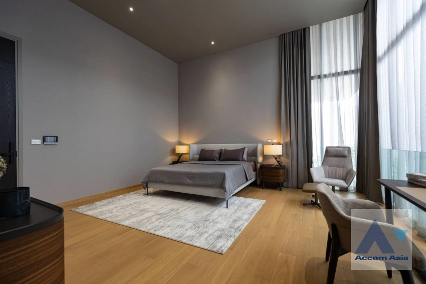 18  5 br House For Sale in Lat Phrao ,Bangkok  AA41171