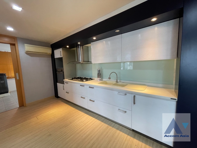unit 2 Bedrooms  Condominium For Rent in Sukhumvit, Bangkok  near BTS Phrom Phong (AA41180)