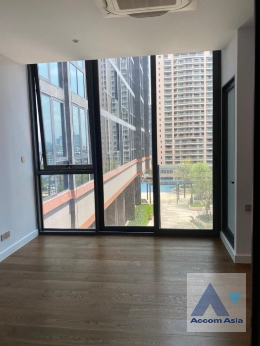 unit 1 Bedroom  Condominium For Rent in Sathorn, Bangkok  near BTS Chong Nonsi - MRT Lumphini (AA41186)
