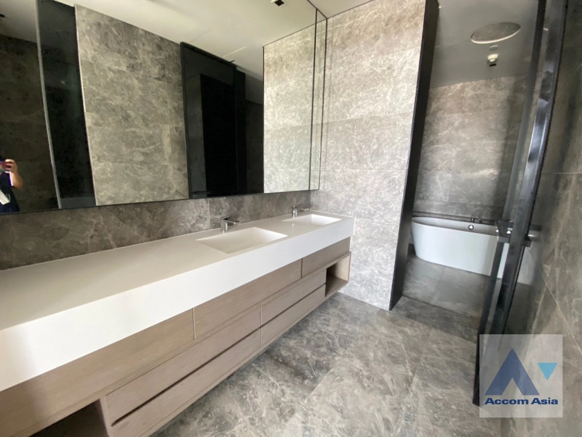 7  1 br Condominium For Rent in Charoen Nakhon ,Bangkok BTS Krung Thon Buri at Banyan Tree Residences Riverside AA41193