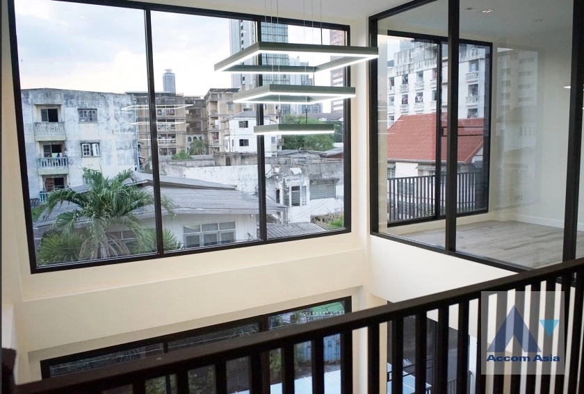 5  4 br House for rent and sale in Sukhumvit ,Bangkok BTS Ekkamai AA41200