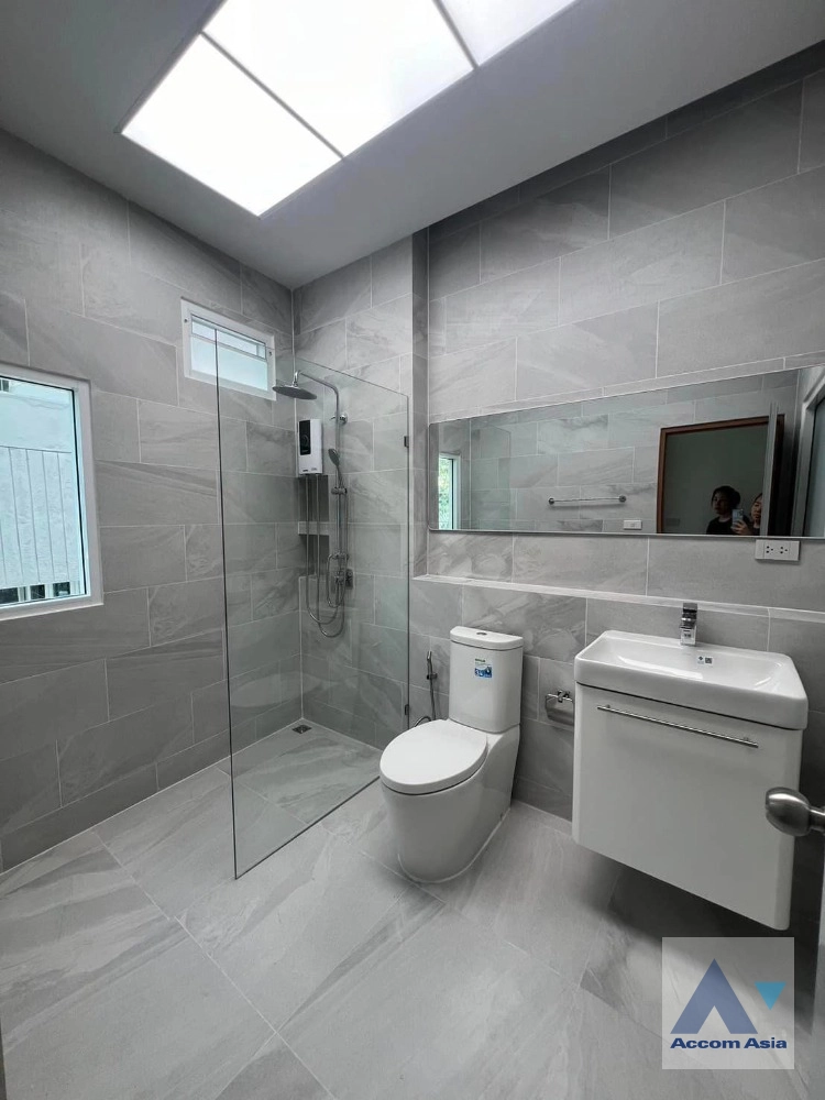 6  4 br House For Rent in Sukhumvit ,Bangkok BTS Ekkamai AA41201