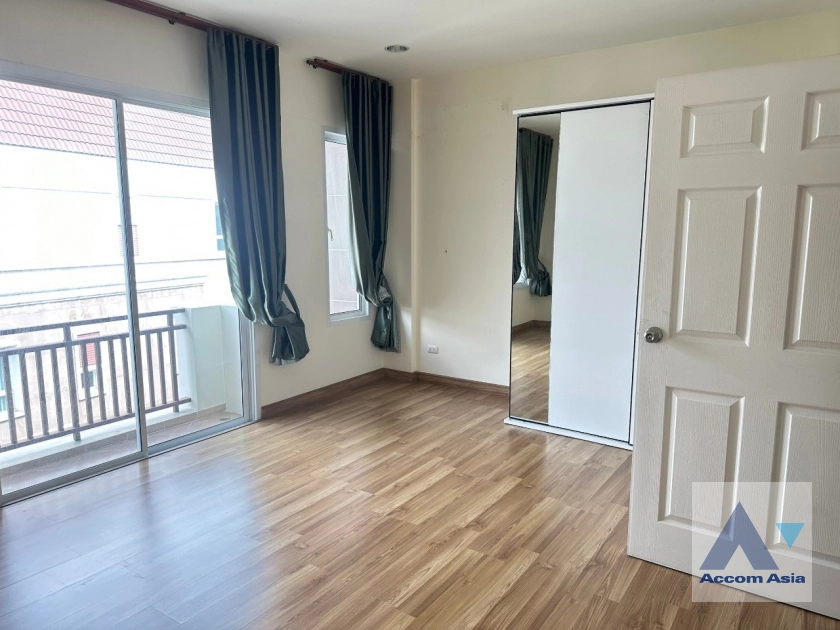 6  3 br House For Rent in Ratchadaphisek ,Bangkok  at Premium Place  AA41202