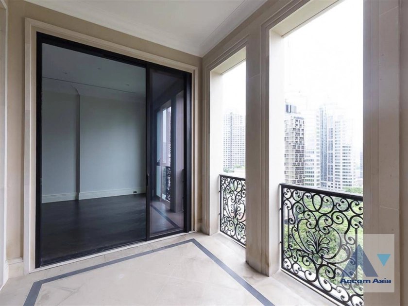 unit 2 Bedrooms  Condominium For Rent in Ploenchit, Bangkok  near BTS Ploenchit (AA41209)