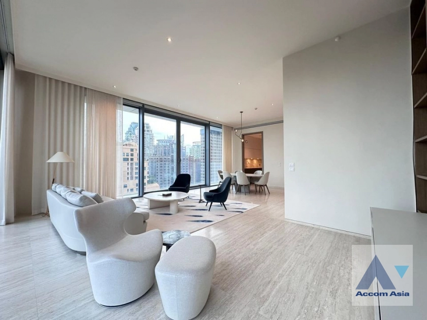 unit 2 Bedrooms  Condominium For Rent in Ploenchit, Bangkok  near BTS Chitlom (AA41210)