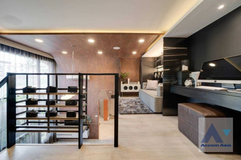 4  2 br Condominium For Sale in Ratchadaphisek ,Bangkok  at Origin Plug&Play Ramkhamhaeng Triple Station AA41215