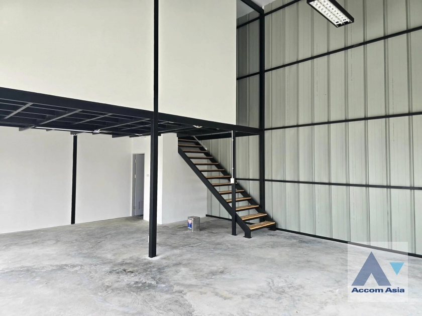 8  Warehouse For Rent in Pattanakarn ,Bangkok  AA41232