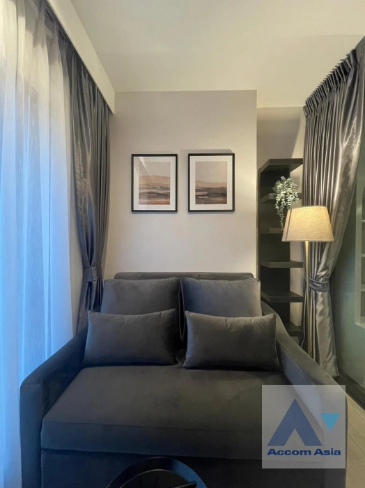 unit 1 Bedroom  Condominium For Rent in ,   near MRT Rama 9 - ARL Makkasan (AA41242)