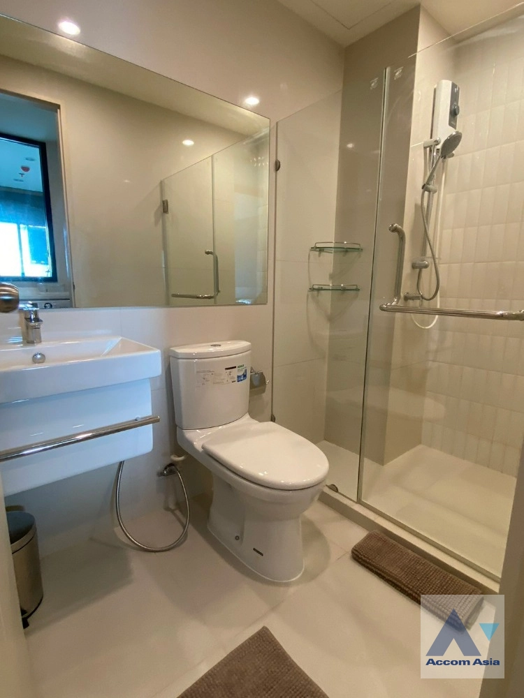 12  1 br Condominium For Sale in Ratchadaphisek ,Bangkok BTS Asok at Life Asoke AA41247