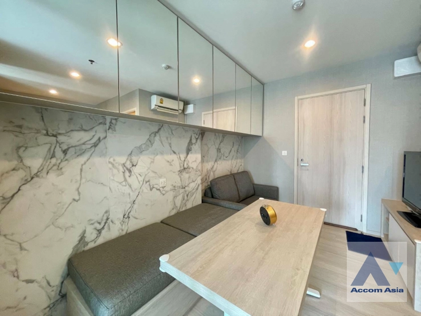 Fully Furnished |  Life Asoke Condominium  1 Bedroom for Rent BTS Asok in Ratchadaphisek Bangkok
