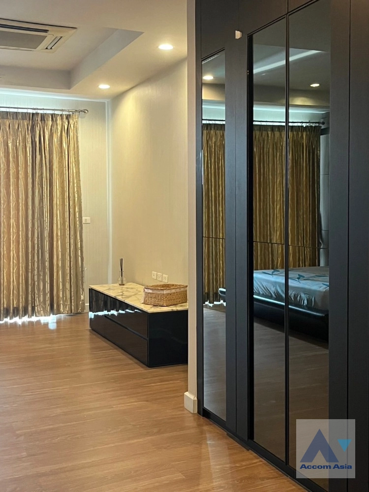 9  3 br House for rent and sale in Sukhumvit ,Bangkok BTS On Nut at Bless Town AA41253