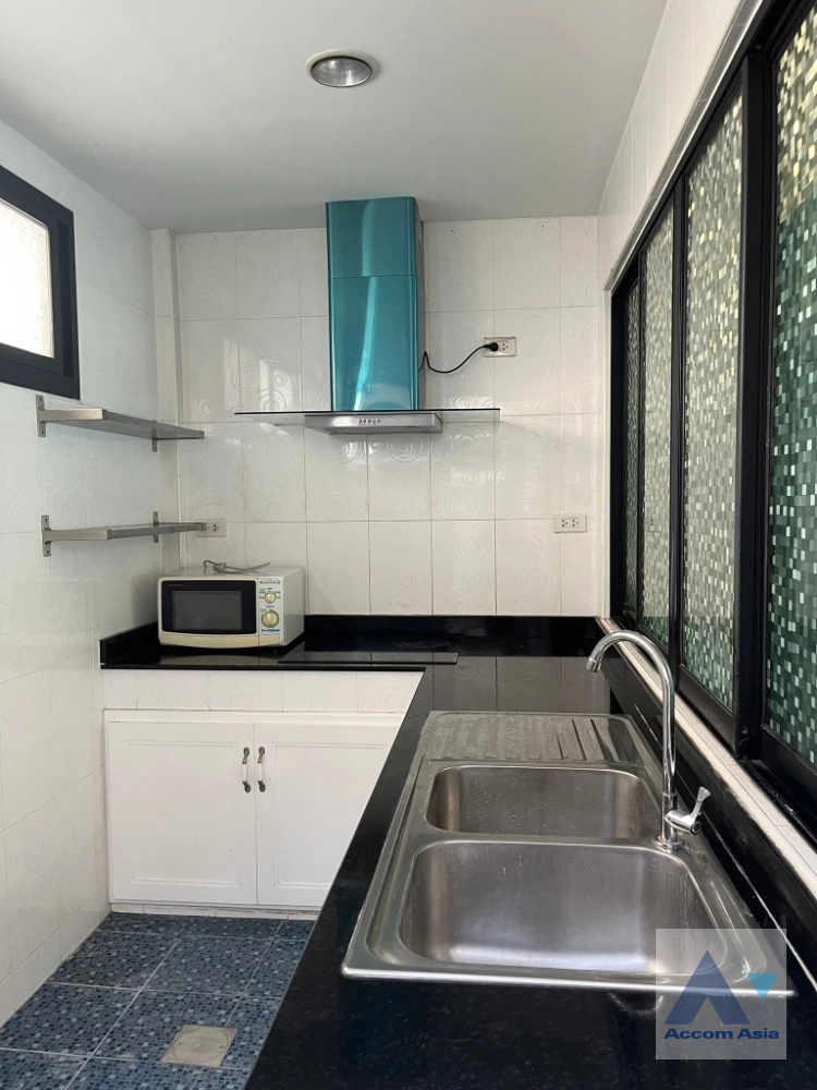 11  3 br House for rent and sale in Sukhumvit ,Bangkok BTS On Nut at Bless Town AA41253