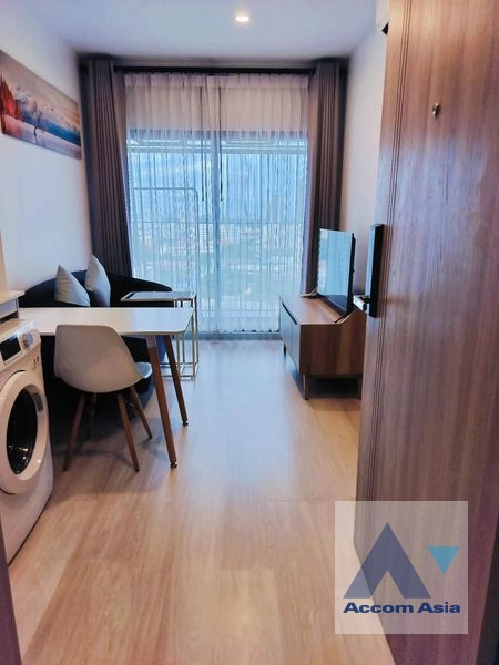 unit 1 Bedroom  Condominium For Sale in Sathorn, Bangkok  near BTS Chong Nonsi (AA41258)