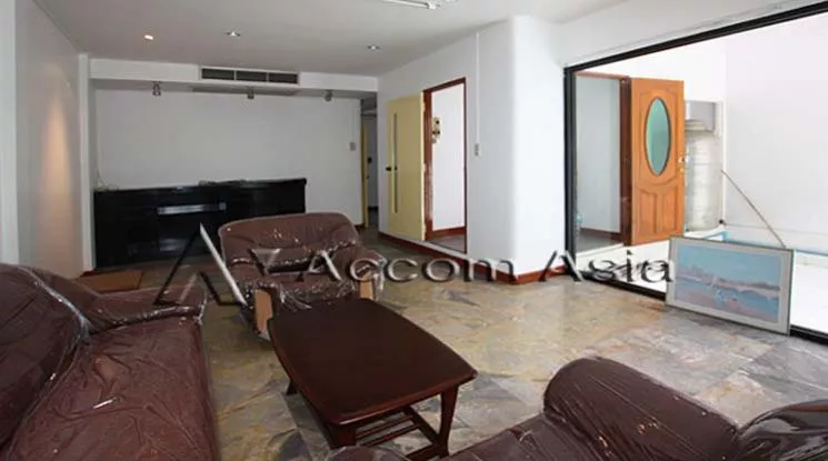 unit 2 Bedrooms  House For Rent in Sukhumvit, Bangkok  near BTS Thong Lo (115549)