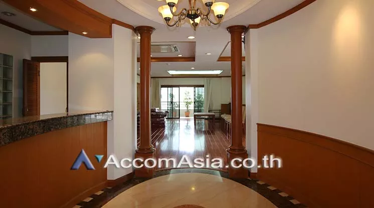 4  4 br Apartment For Rent in Sathorn ,Bangkok BTS Chong Nonsi at Cozy Low-rise Apartment in Sathorn, Walk to BTS 6 mins. 1004403