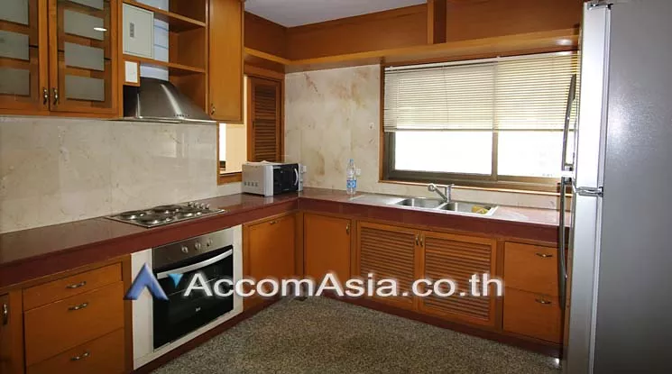 5  4 br Apartment For Rent in Sathorn ,Bangkok BTS Chong Nonsi at Cozy Low-rise Apartment in Sathorn, Walk to BTS 6 mins. 1004403