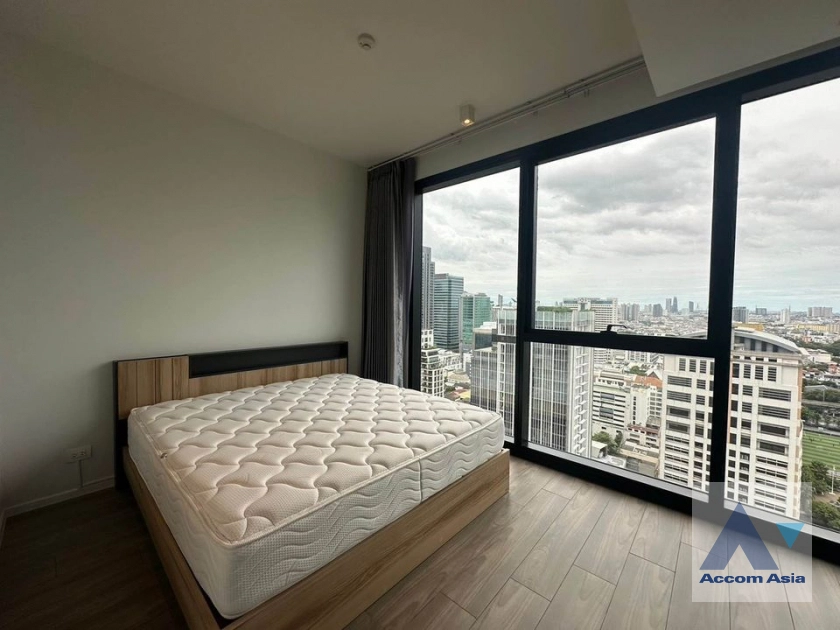 unit 2 Bedrooms  Condominium For Rent in Silom, Bangkok  near BTS Surasak (AA41279)