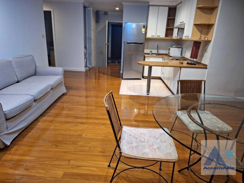 unit 2 Bedrooms  Condominium For Rent in Ploenchit, Bangkok  near BTS Ploenchit (AA41282)