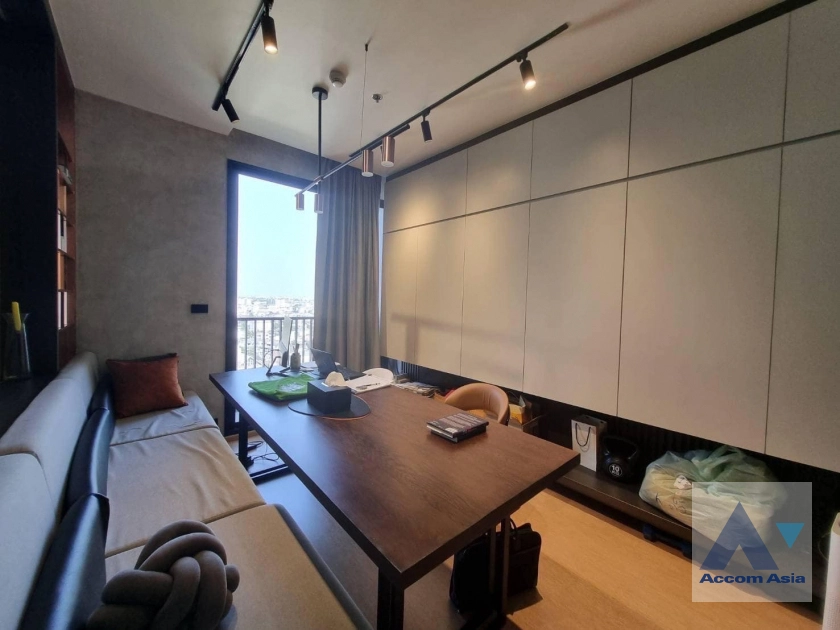 unitCorner Unit, Fully Furnished |  2 Bedrooms  Condominium For Rent in Sukhumvit, Bangkok  near BTS Ekkamai (AA41293)