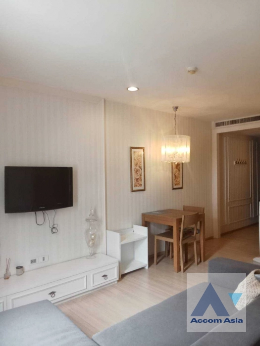 unit 2 Bedrooms  Condominium For Rent in Ploenchit, Bangkok  near BTS Ploenchit (AA41301)